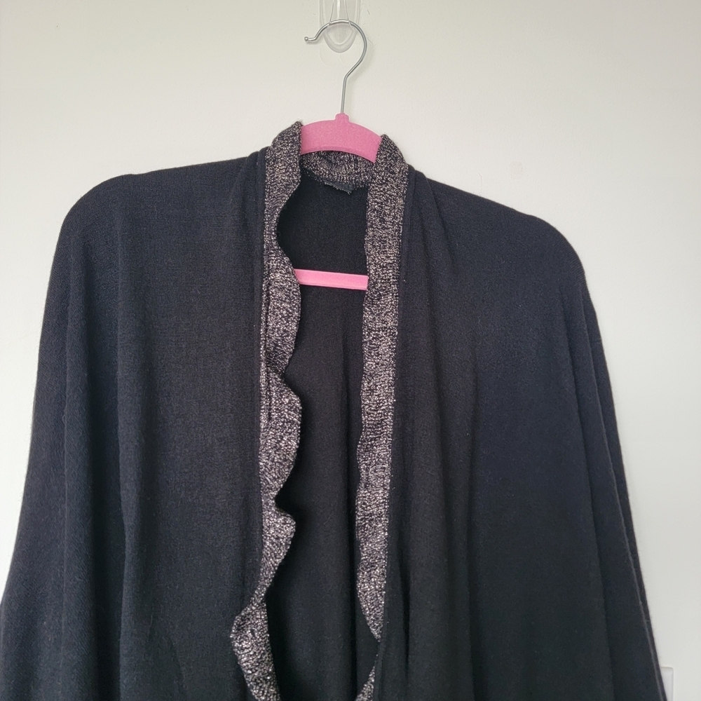 Chic Black and Gray Women's Poncho - Picture 2 of 7